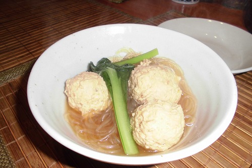 鶏団子の春雨スープ